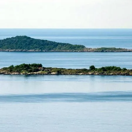 Klis - Two Bedroom With Balcony And Sea View - A7 شقة مْليني